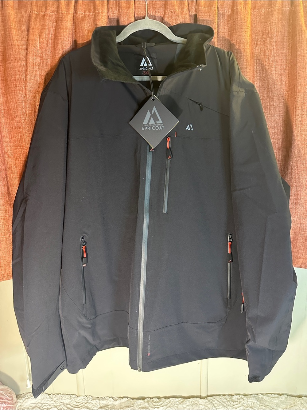 APRICOAT  adventure Men's Black Performance Softshell Jacket W/hood.  Red Accent